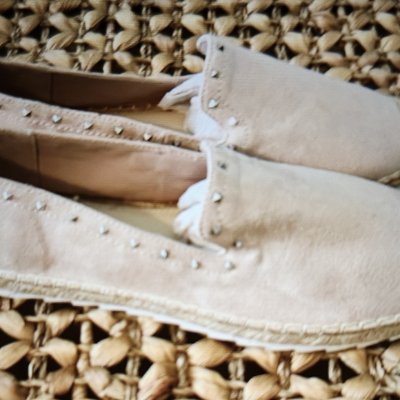 Marc Fisher Women's Pink Slip On Studded Espedrills NWOT - Picture 3 of 9